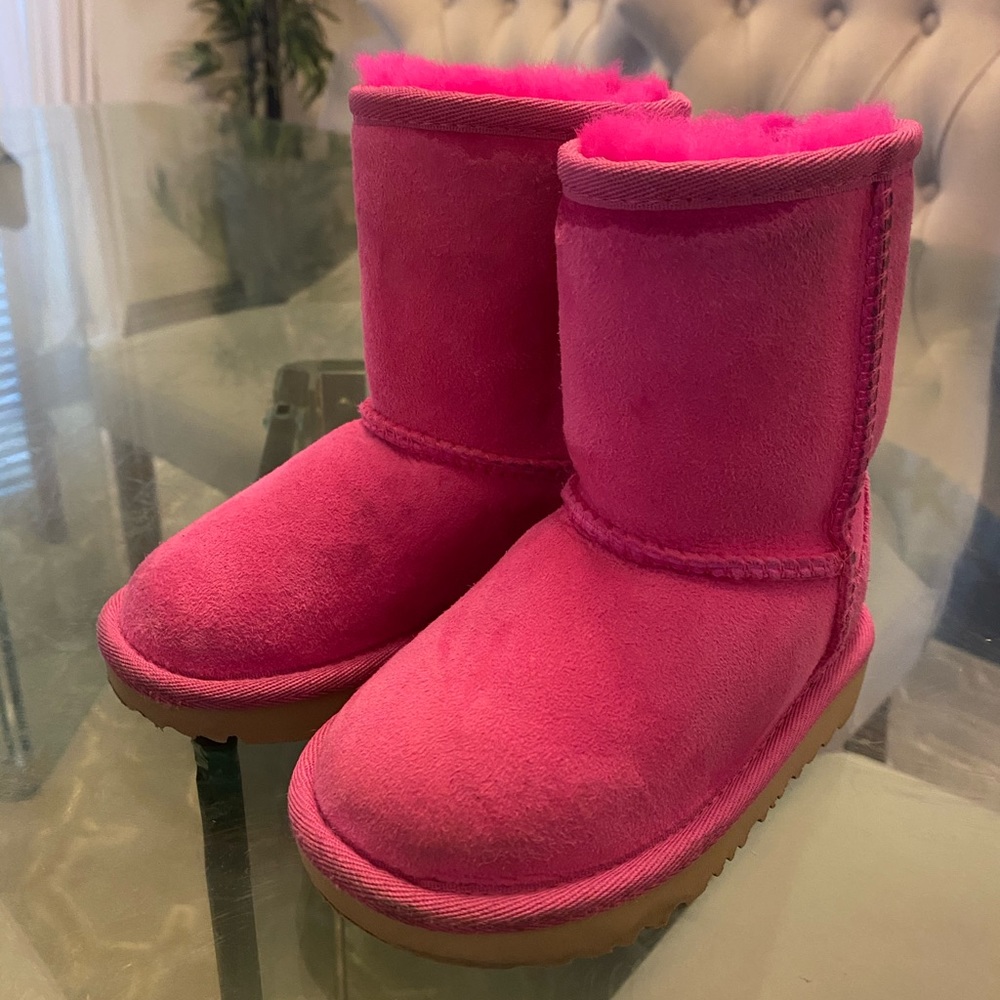 Ugg’s Toddler Size 7 Pink